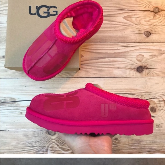 UGG Vibrant Pink Fleece Slippers Size 6 - Picture 3 of 9